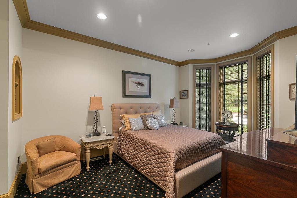 701 Liveoak Trail
