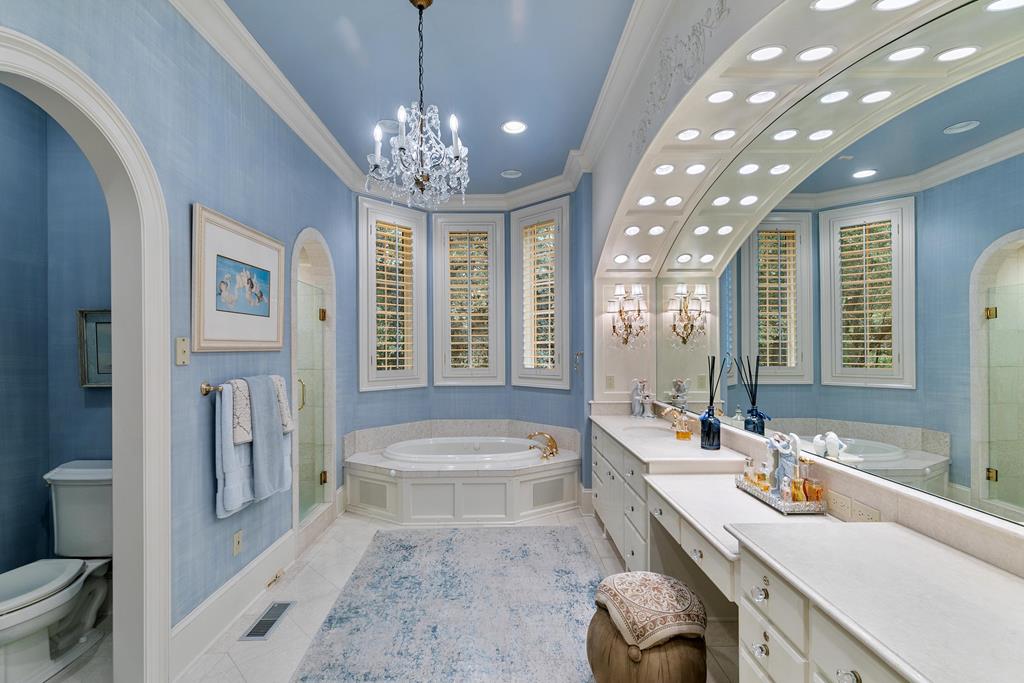 701 Liveoak Trail