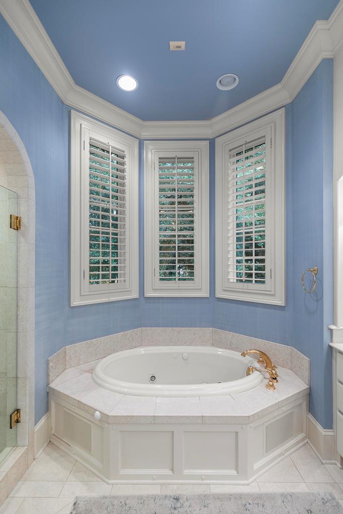 701 Liveoak Trail