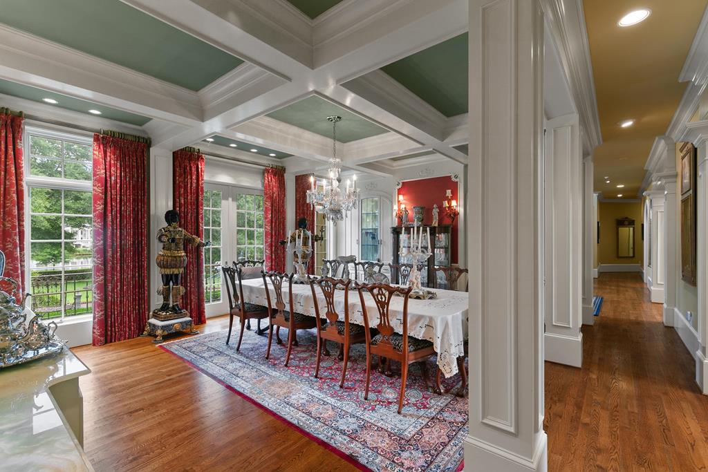 701 Liveoak Trail