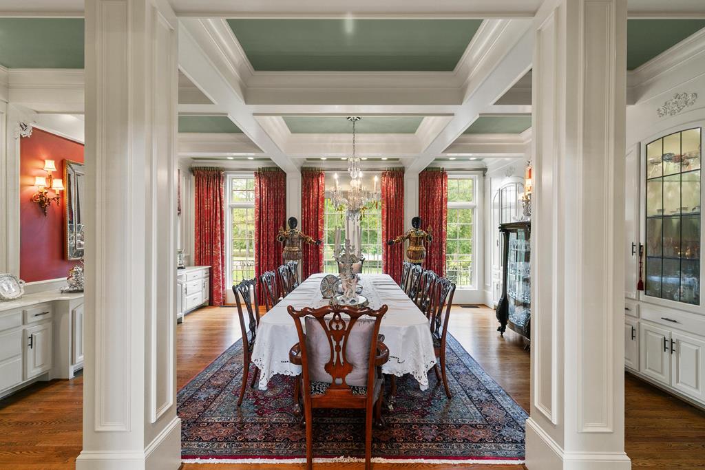 701 Liveoak Trail