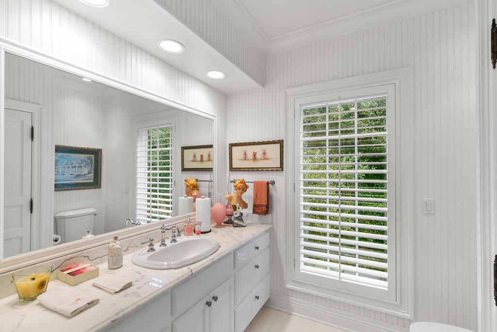 701 Liveoak Trail