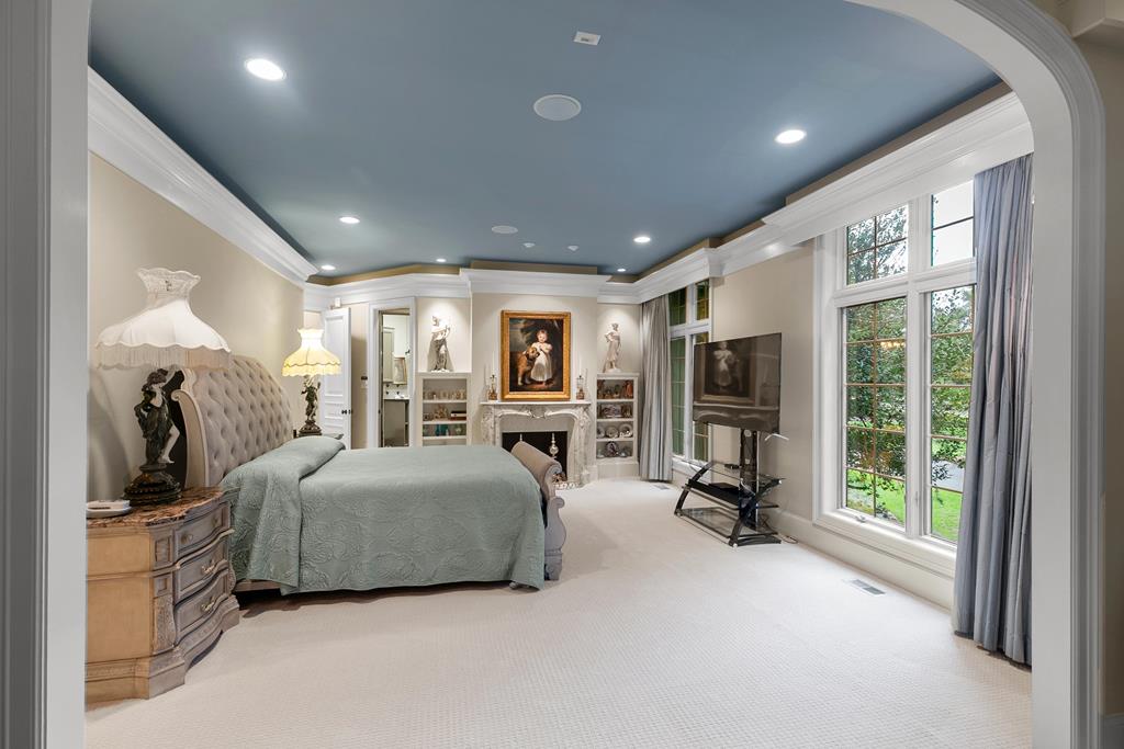 701 Liveoak Trail