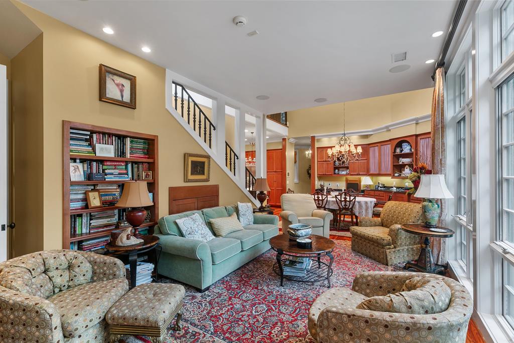 701 Liveoak Trail
