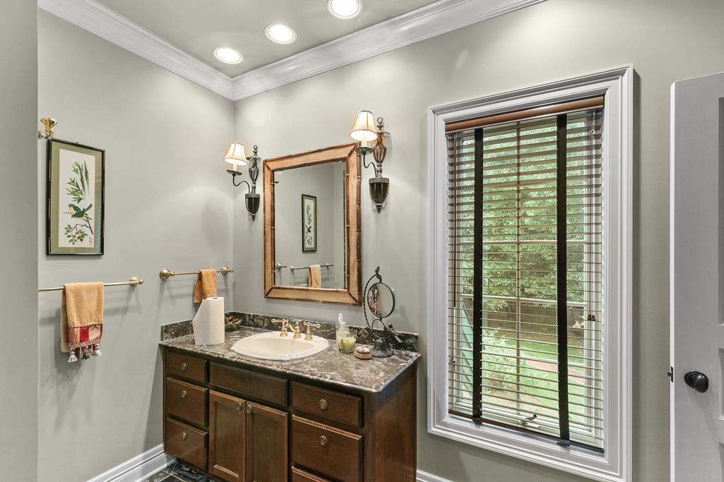 701 Liveoak Trail