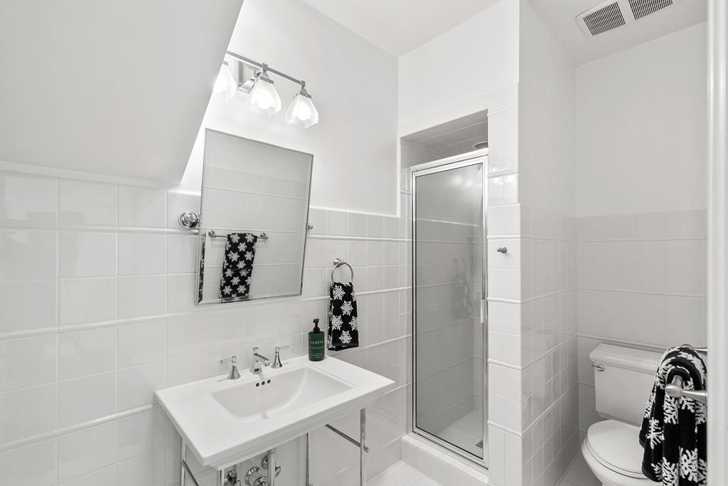 701 Liveoak Trail
