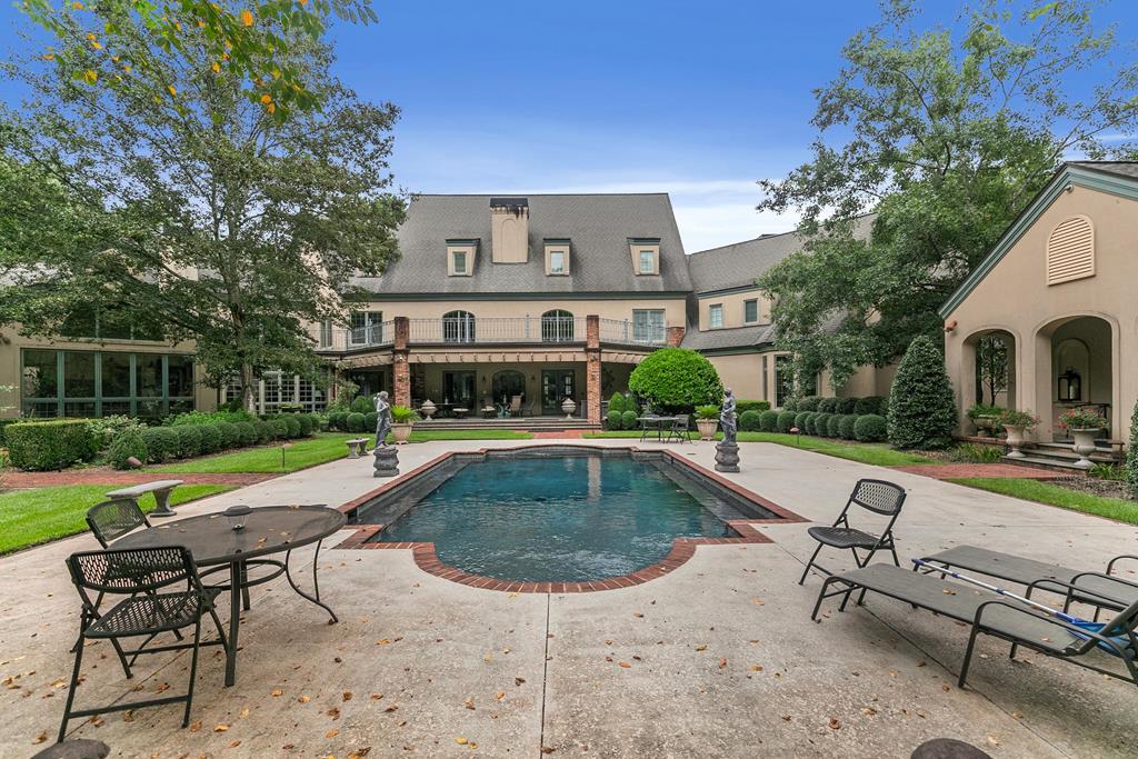 701 Liveoak Trail