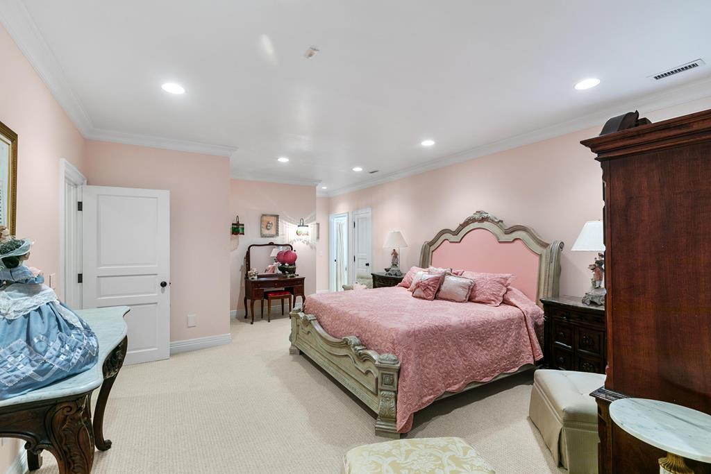 701 Liveoak Trail