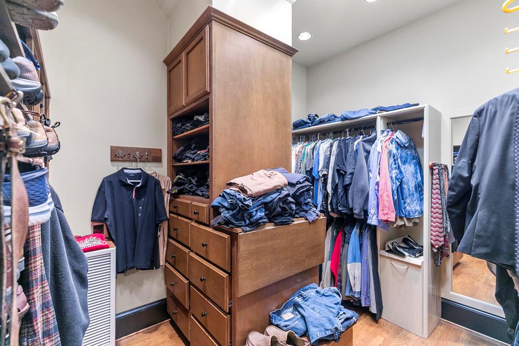 701 Liveoak Trail