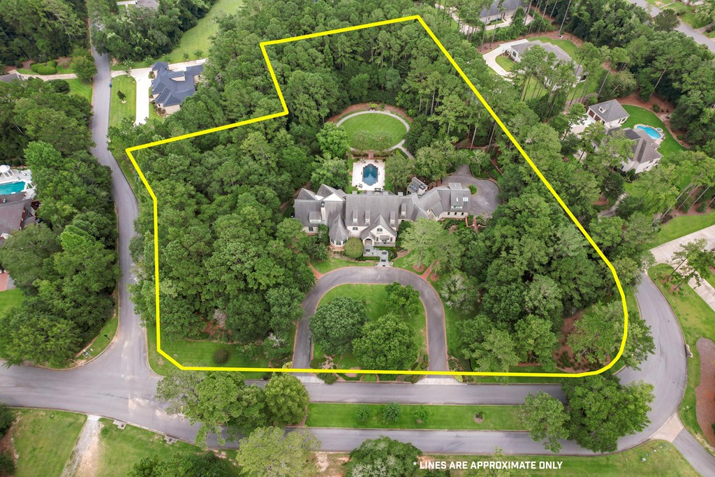 701 Liveoak Trail