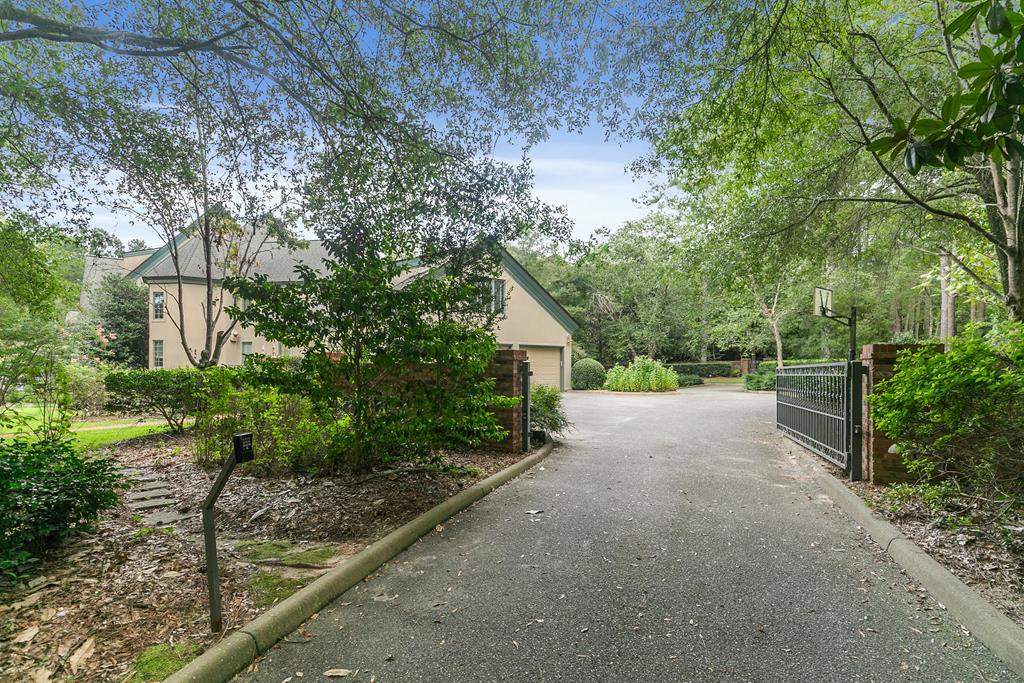 701 Liveoak Trail