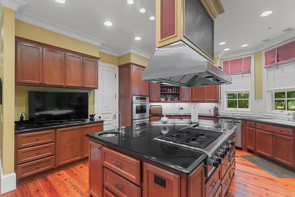 701 Liveoak Trail