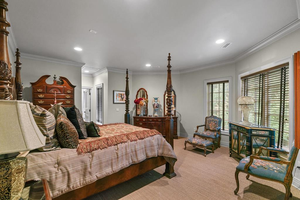 701 Liveoak Trail