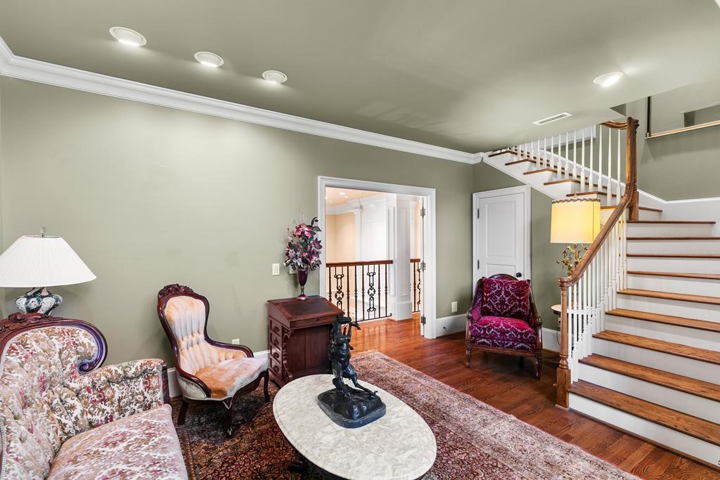 701 Liveoak Trail