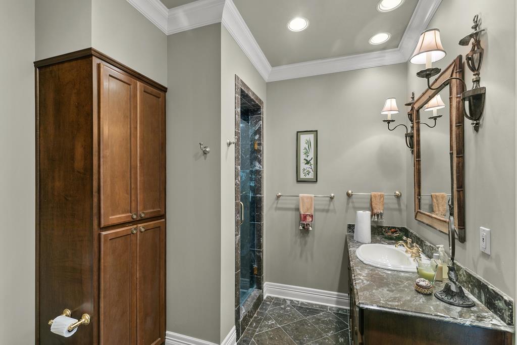 701 Liveoak Trail
