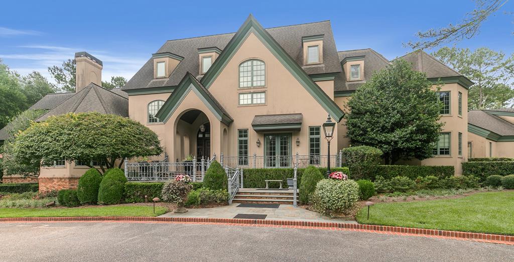 701 Liveoak Trail