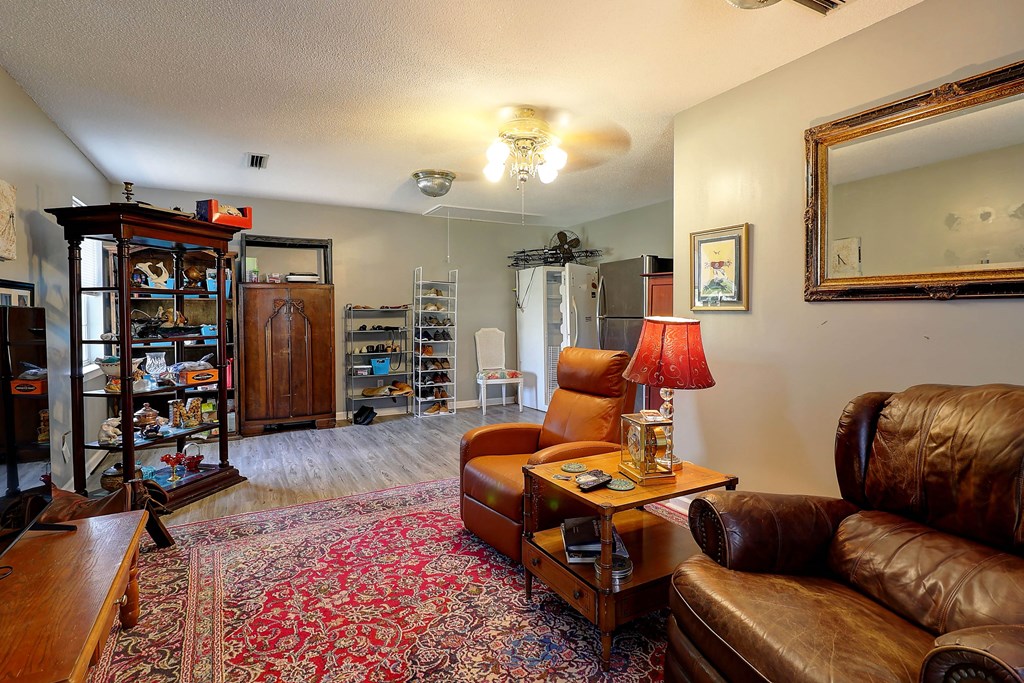 1014 Jeulia Saunders Road