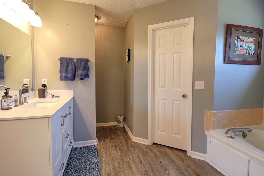 1014 Jeulia Saunders Road