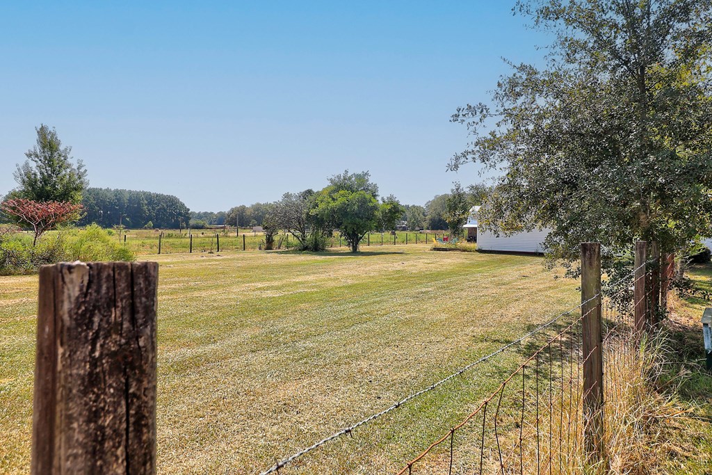 1014 Jeulia Saunders Road