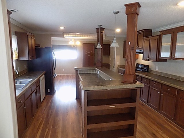 200 Little Oaks Court