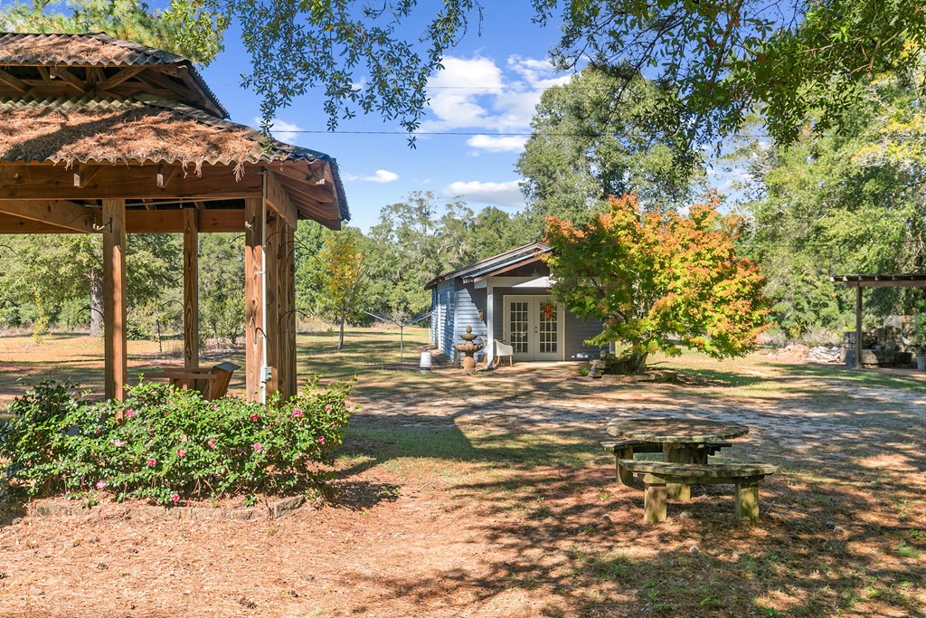 10135 S County Rd 59