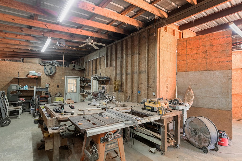 10135 S County Rd 59