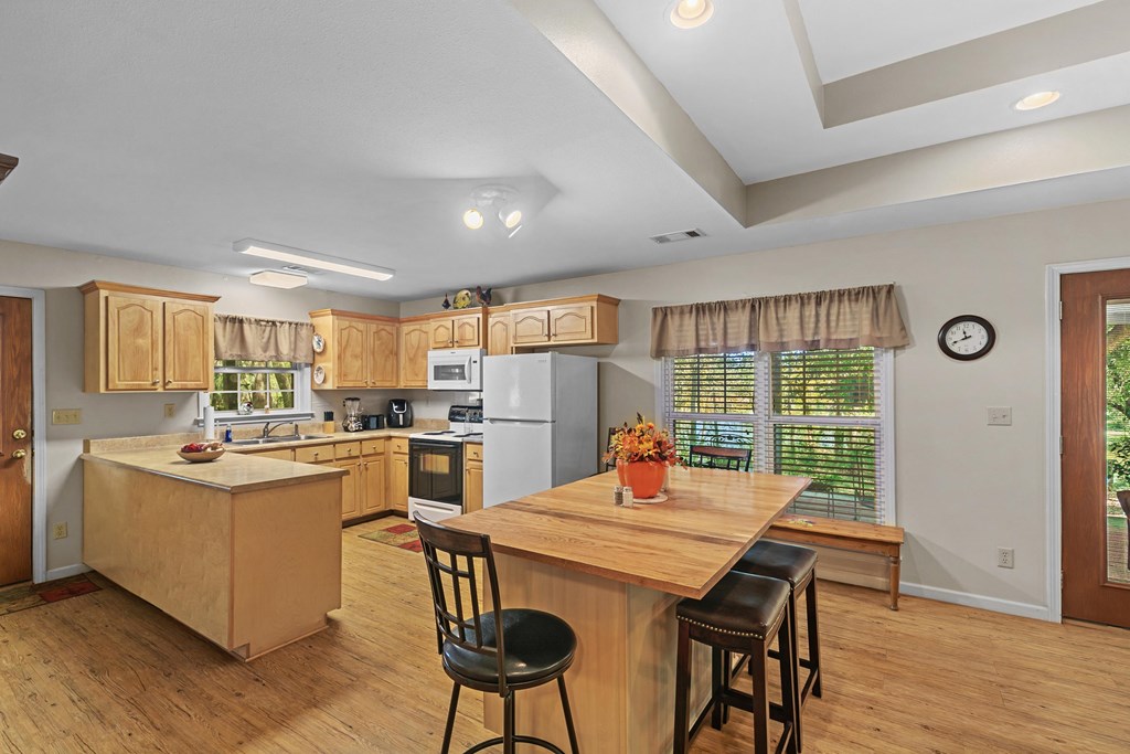 10135 S County Rd 59