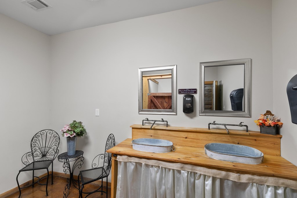 10135 S County Rd 59