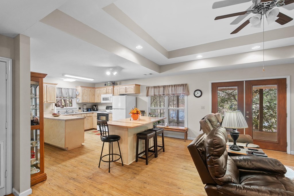 10135 S County Rd 59