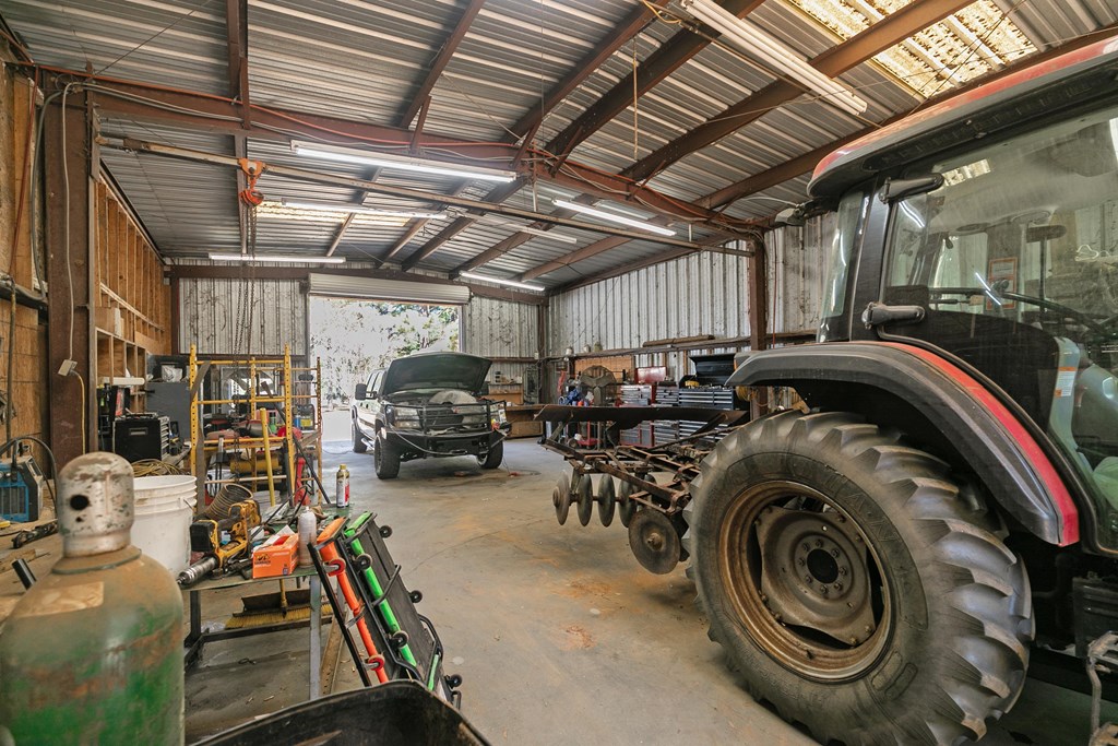 10135 S County Rd 59