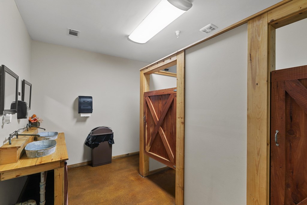 10135 S County Rd 59