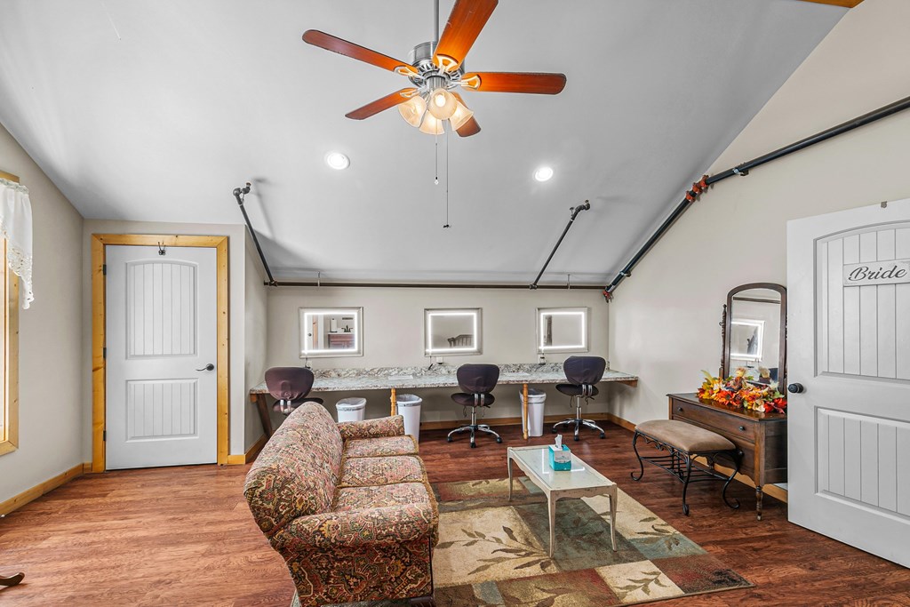 10135 S County Rd 59