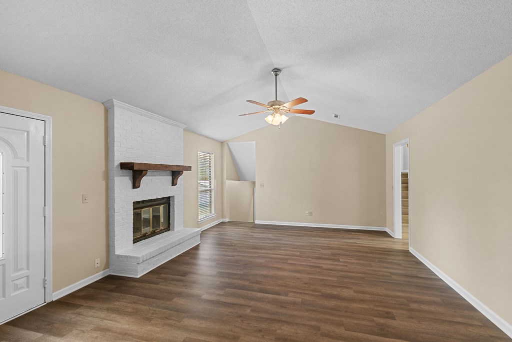 404 Summerrain Terrace