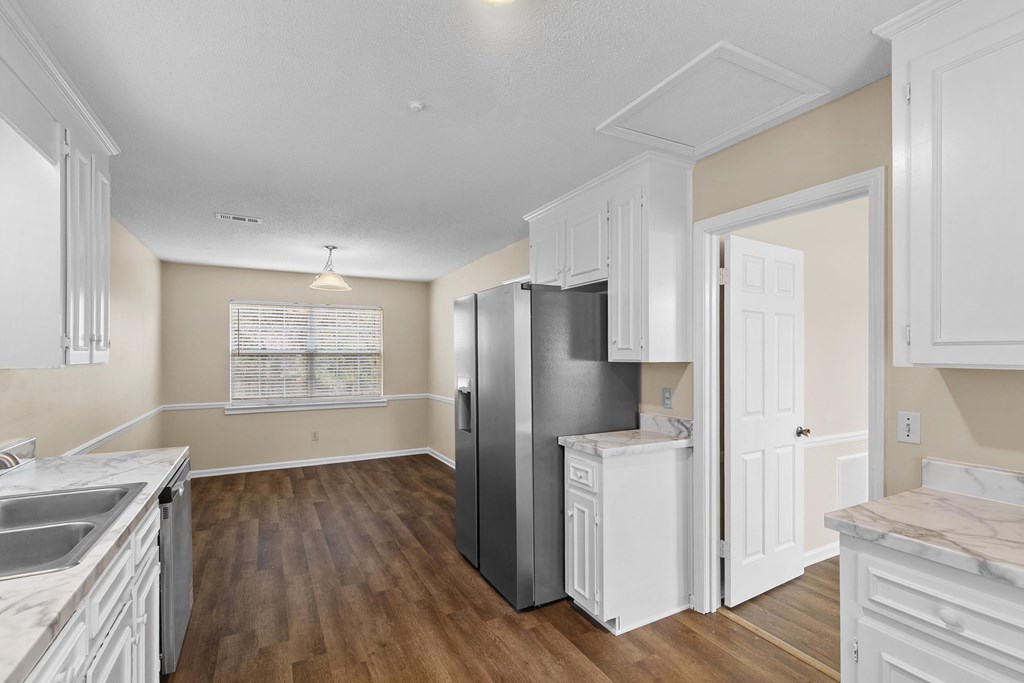 404 Summerrain Terrace