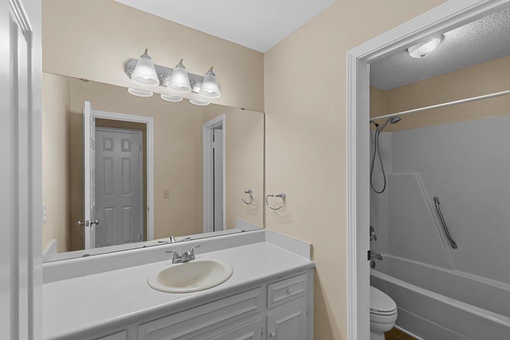 404 Summerrain Terrace