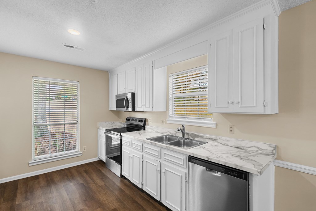 404 Summerrain Terrace