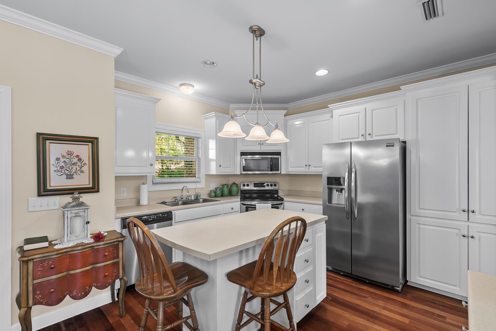 607 Jamestown Boulevard