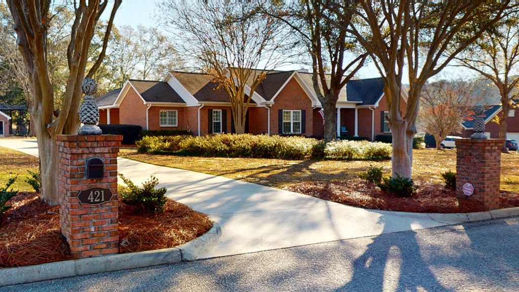 421 Southern Oak Dr