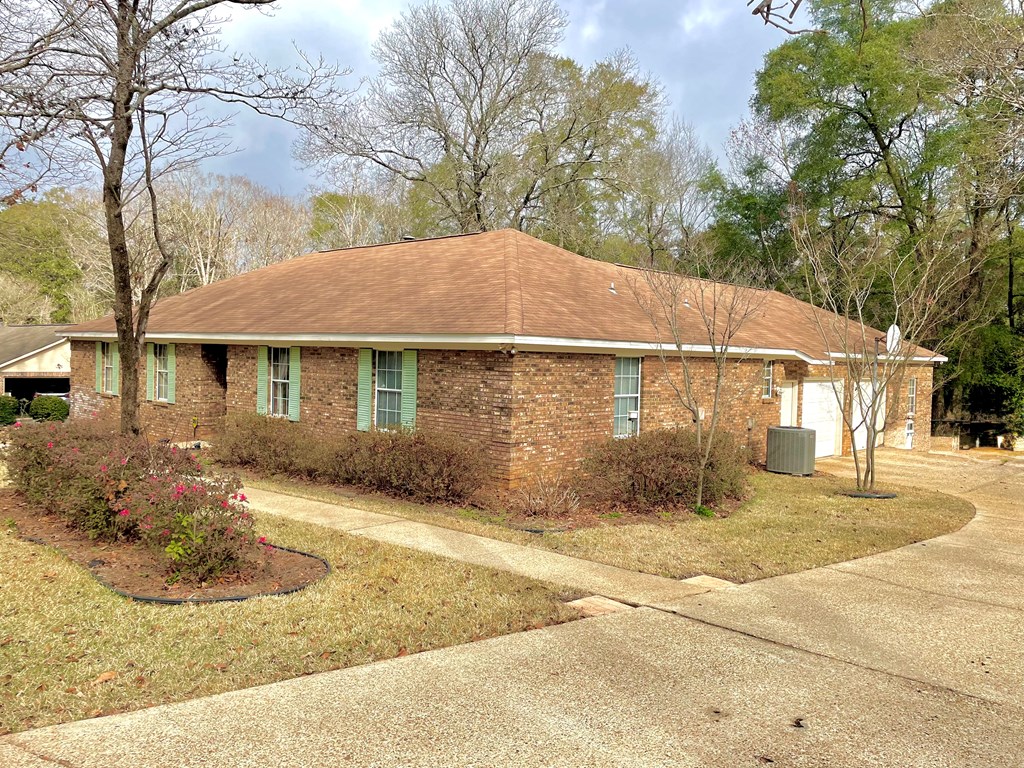 1604 Montcliff Drive