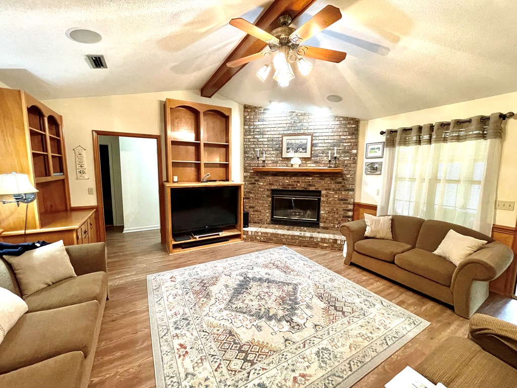 1604 Montcliff Drive