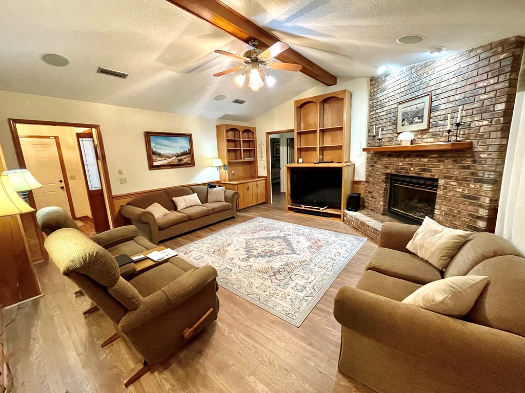 1604 Montcliff Drive