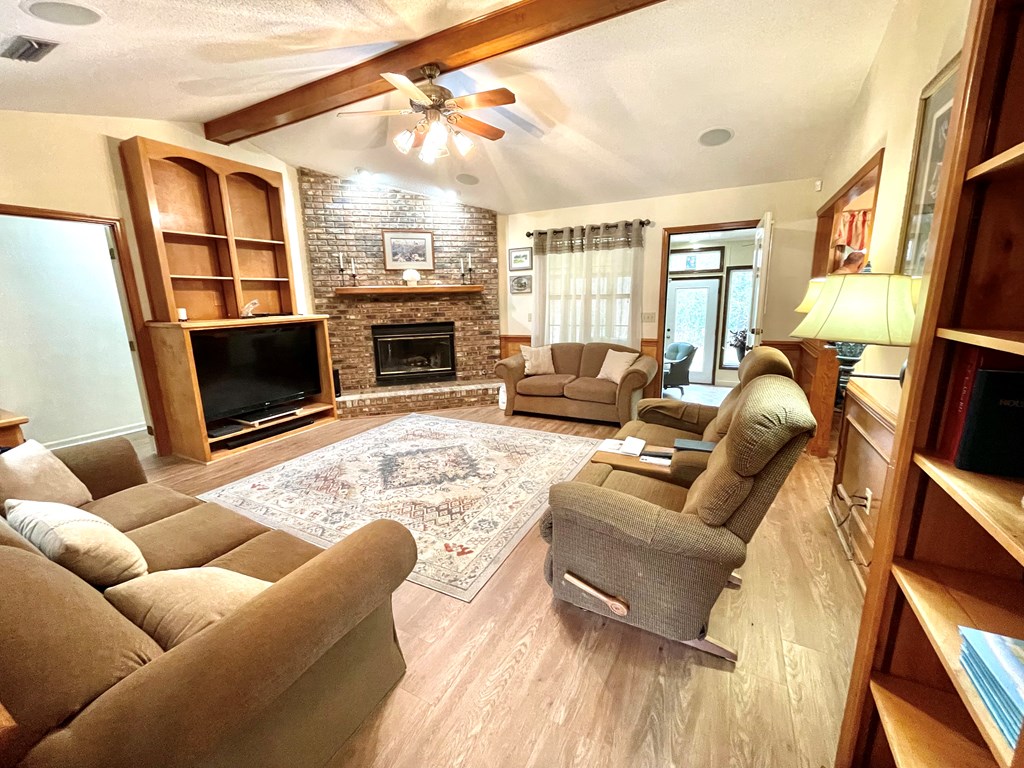 1604 Montcliff Drive