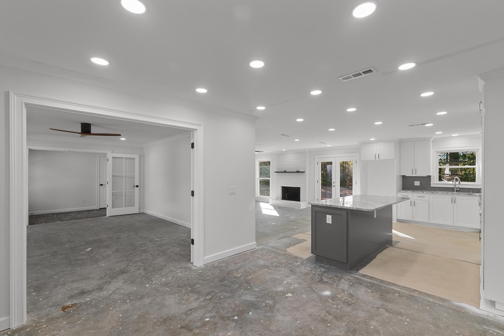 1107 Deerpath Rd