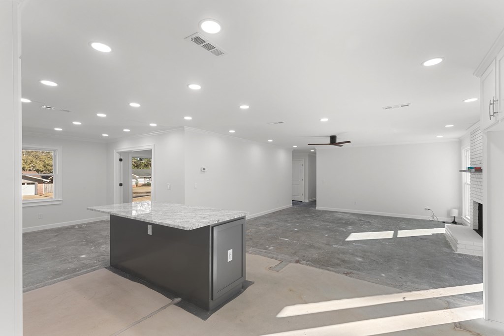 1107 Deerpath Rd