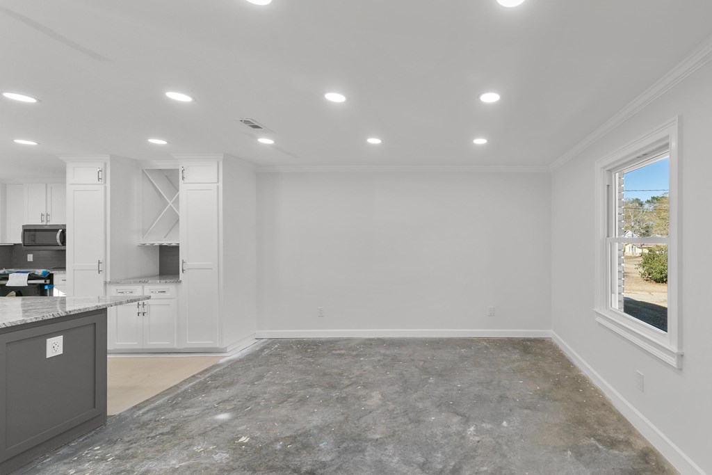 1107 Deerpath Rd