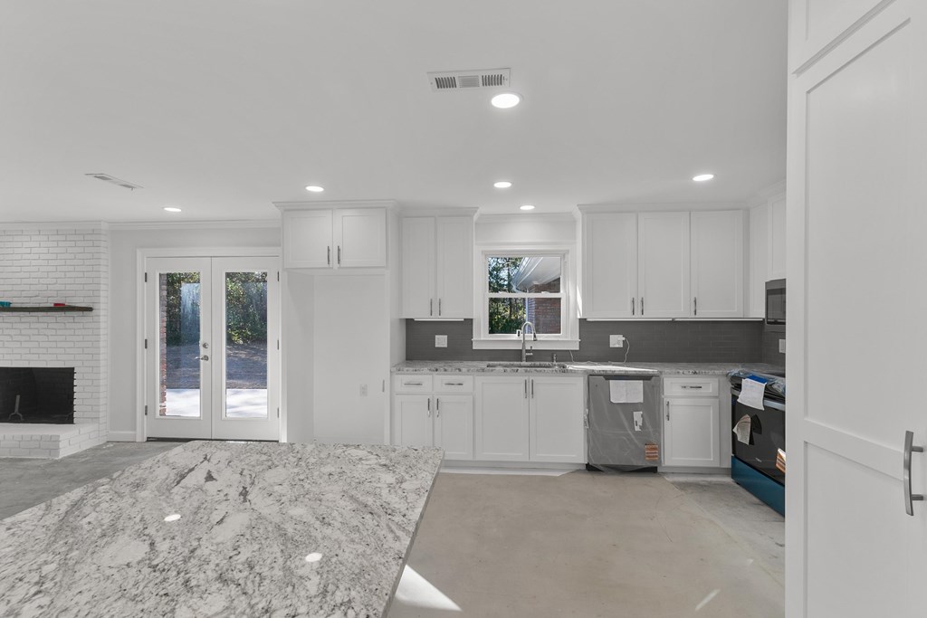 1107 Deerpath Rd