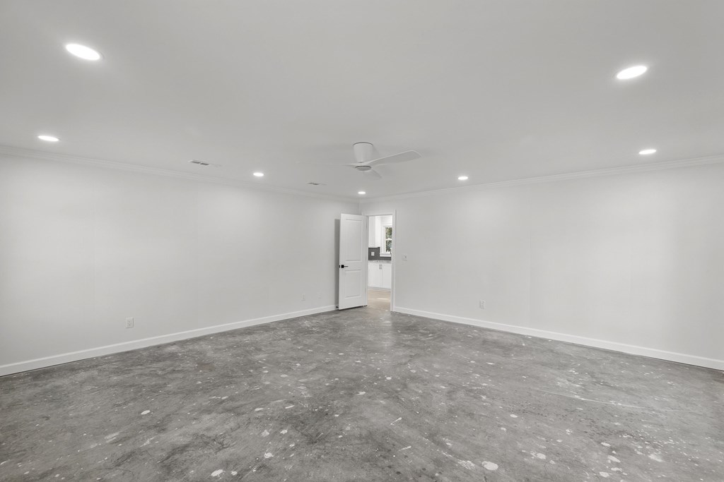 1107 Deerpath Rd