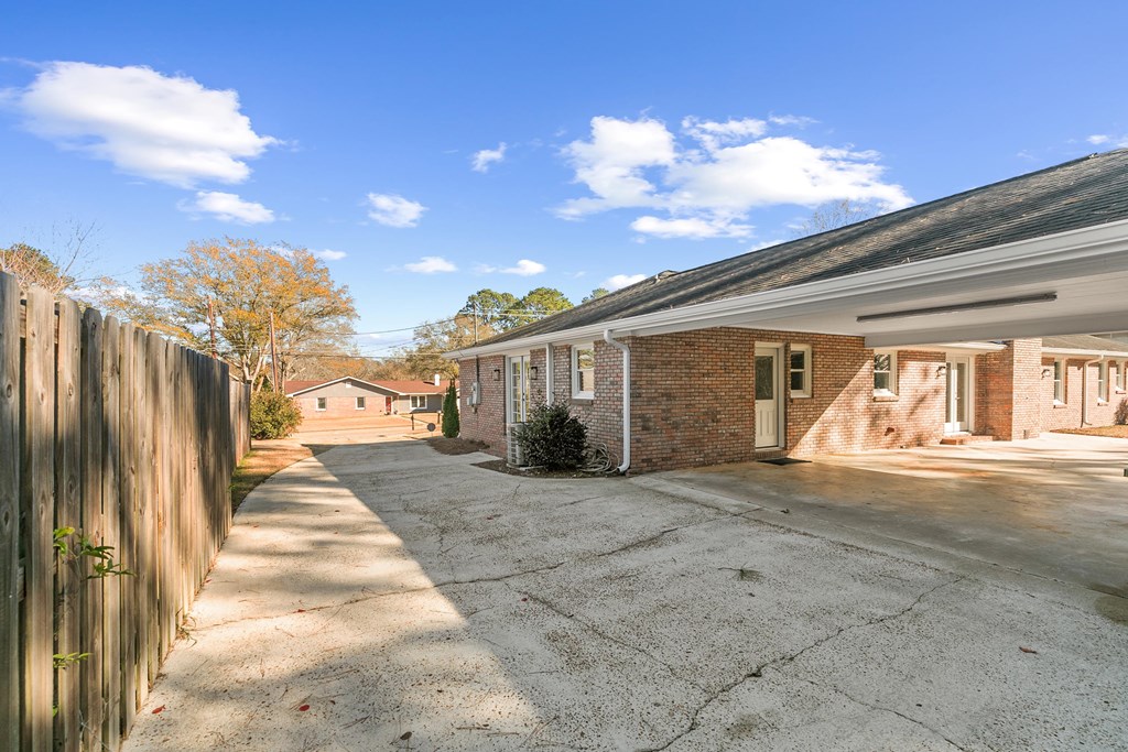 1107 Deerpath Rd
