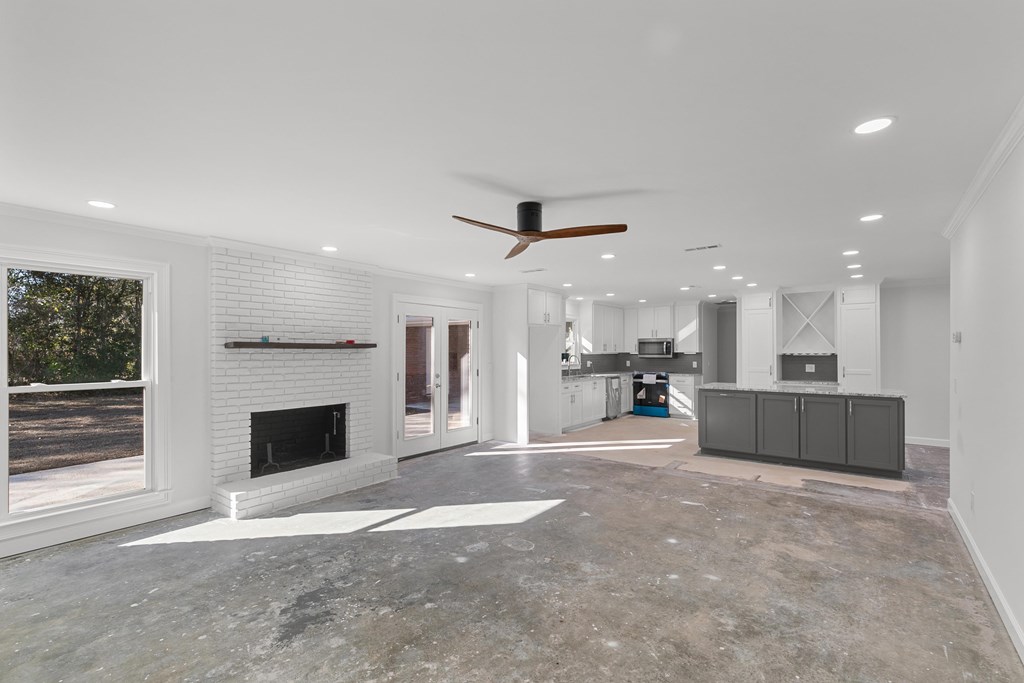 1107 Deerpath Rd