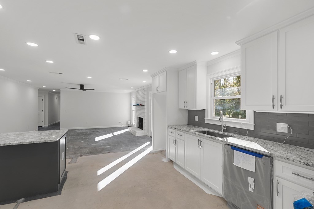 1107 Deerpath Rd